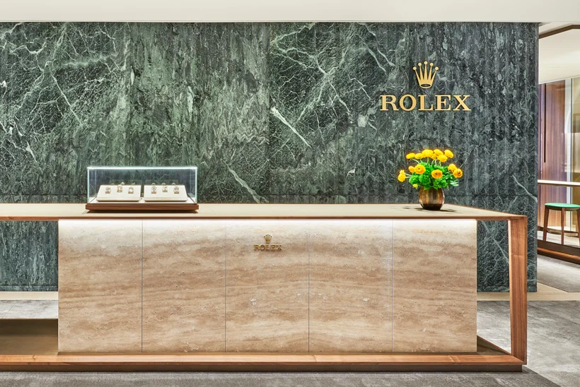 VISIT US IN OUR BOUTIQUE